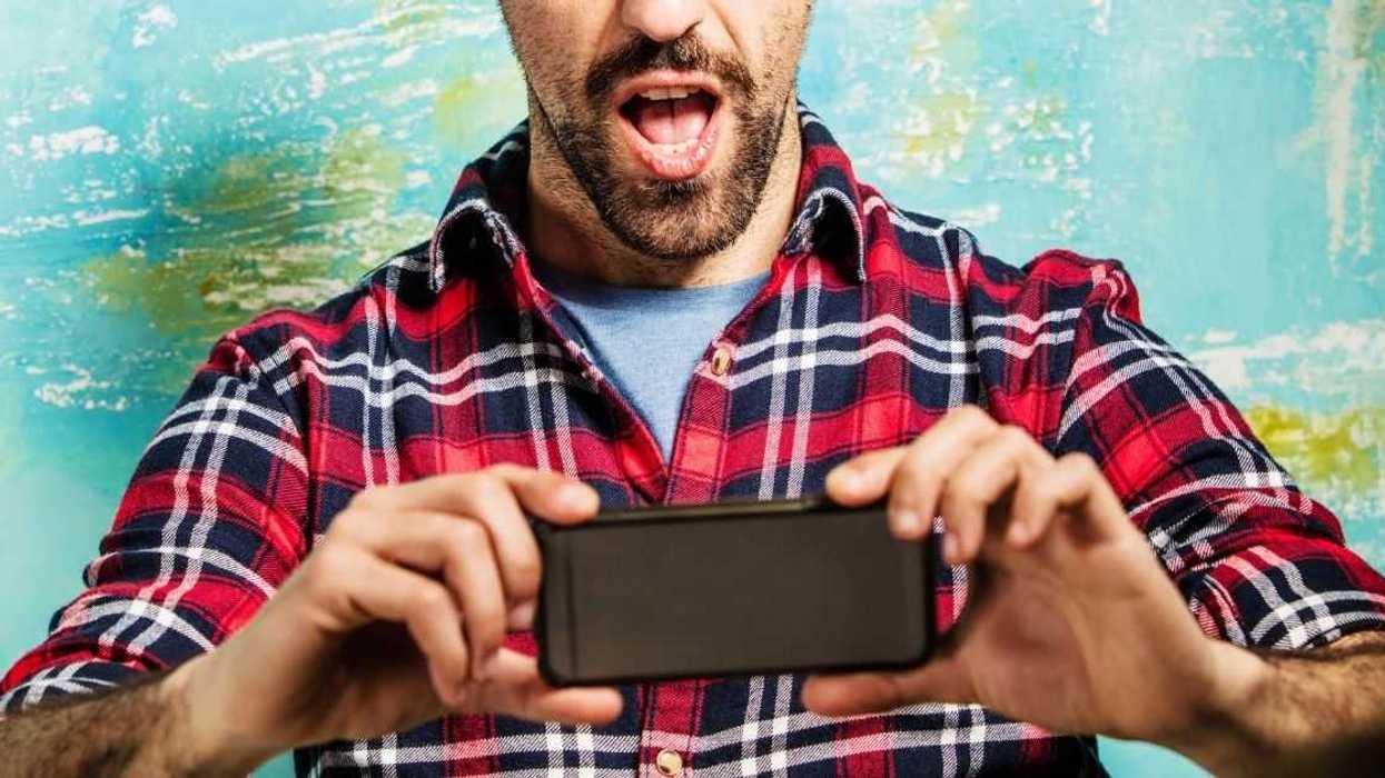 Redditor Accidentally Outs Their Gay Friend To His Religious Foster Family While Playing A Game Online