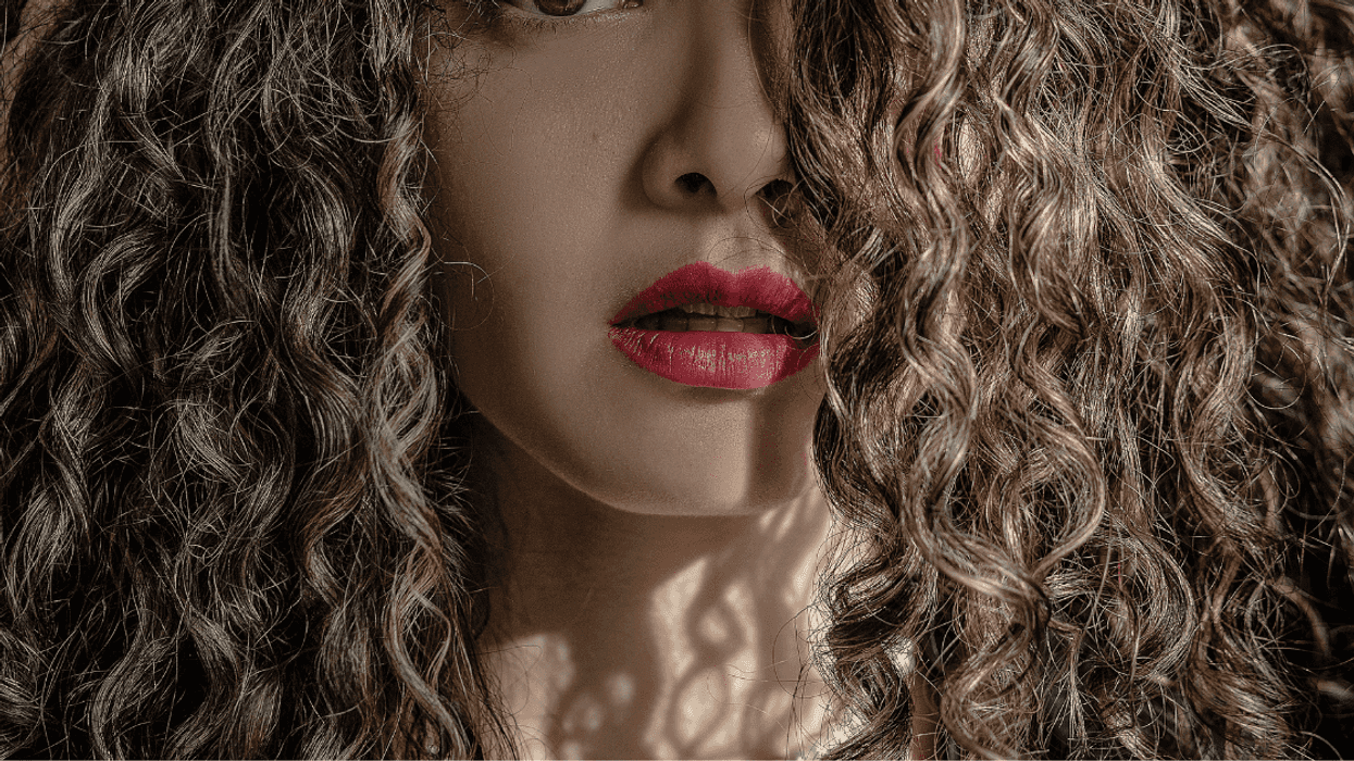 Australian Woman Livid After Houseguest Demands She Kill Large Spider That Lives In Her Living Room