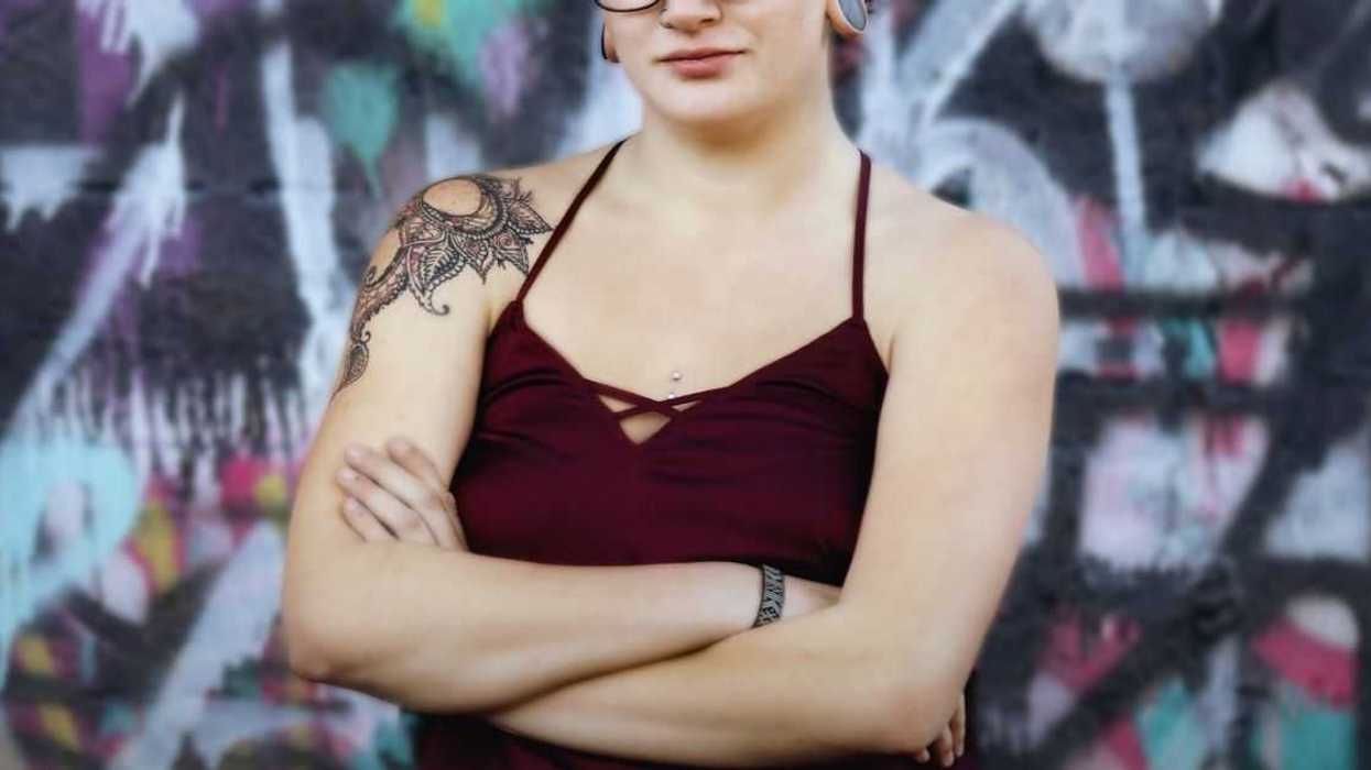 Parents Furious After Deaf Daughter Says She Won't Come Visit Them Again Until They Learn ASL