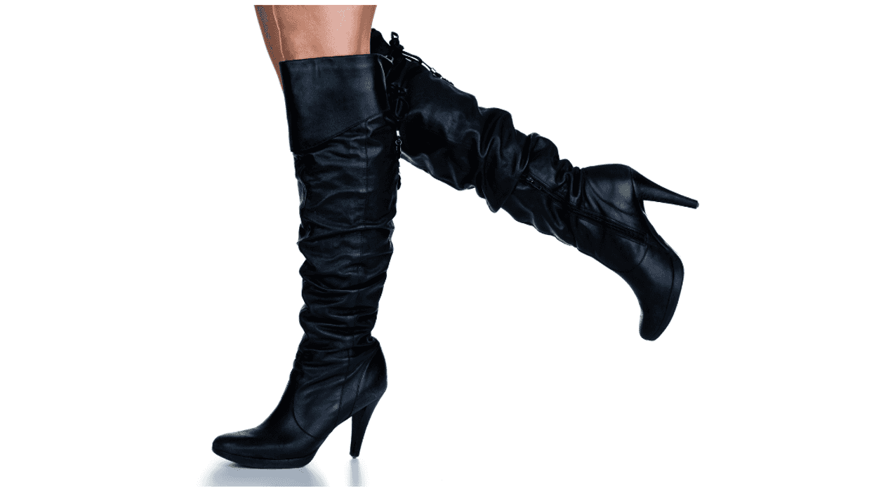 Bride Upsets Her Bridesmaid Sister By Telling Her She Can't Wear Black Boots At Her Wedding