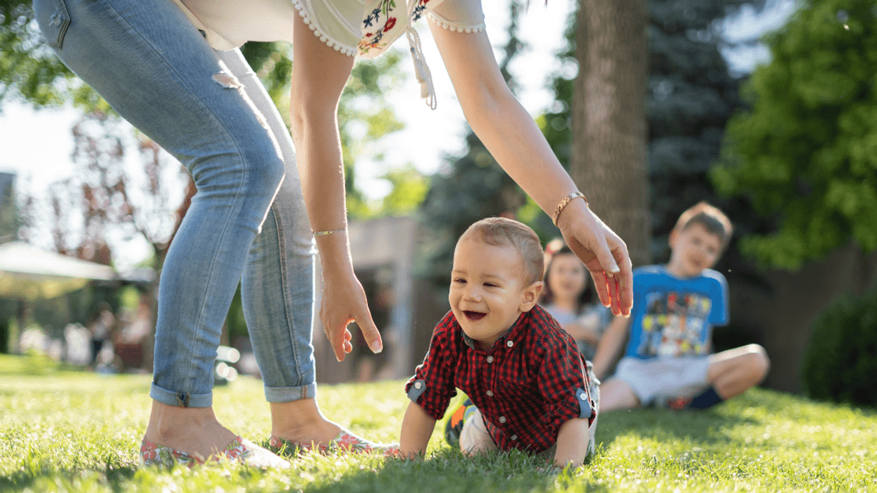 Mother Of Six Lashes Out After Sister Refuses To Give Her All Of Her Son's Old Toys