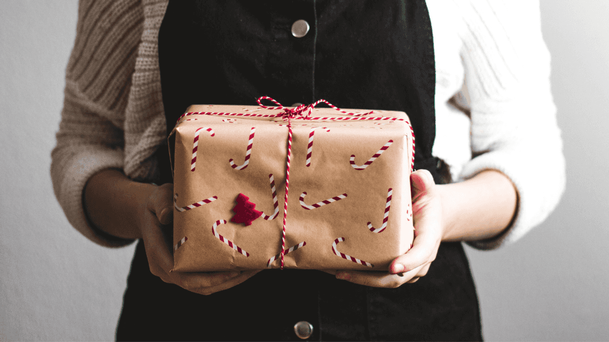 Guy Accuses Girlfriend Of 'Imposing' Her Culture Because She Always Brings A Gift To His Parents' House