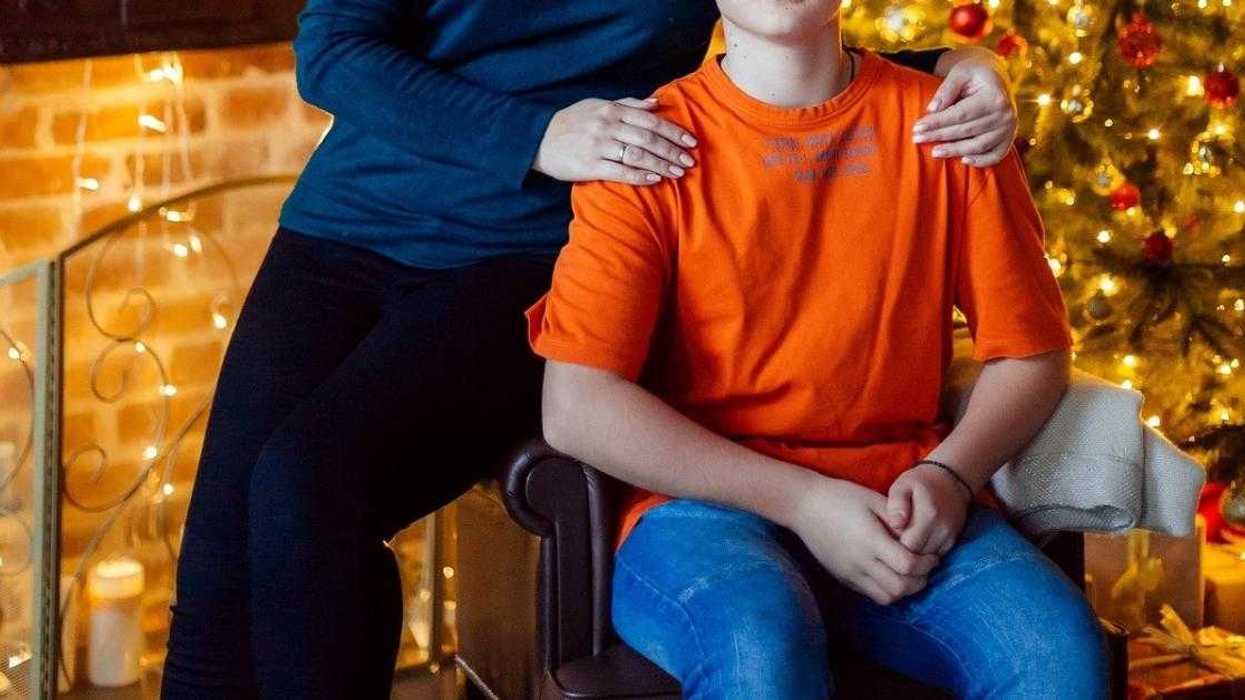 Teen Livid After Mom's Boyfriend Calls Him 'Perverted' For Cuddling Her While She's On Her Period