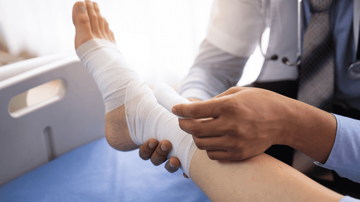 Woman Irate After Husband Who Had Surgery On Broken Ankle Doesn't Make The Food She Wants