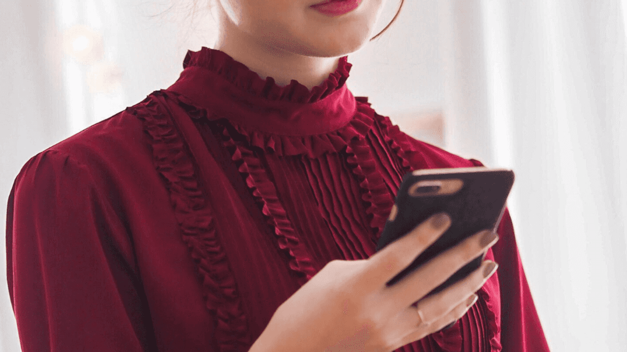 Parent Balks After Teacher Demands They Replace Phone Daughter Allegedly Destroyed With Magnet