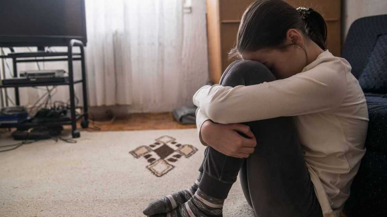 White Woman Humiliated After Korean Friend Shames Her For Constantly Calling Her Cousin 'Oppa'