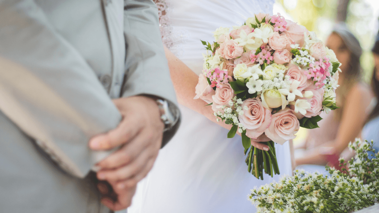 Redditor Called Out For Giving 'Honest Opinion' After Sister-In-Law Brags About Her 'Perfect' Wedding