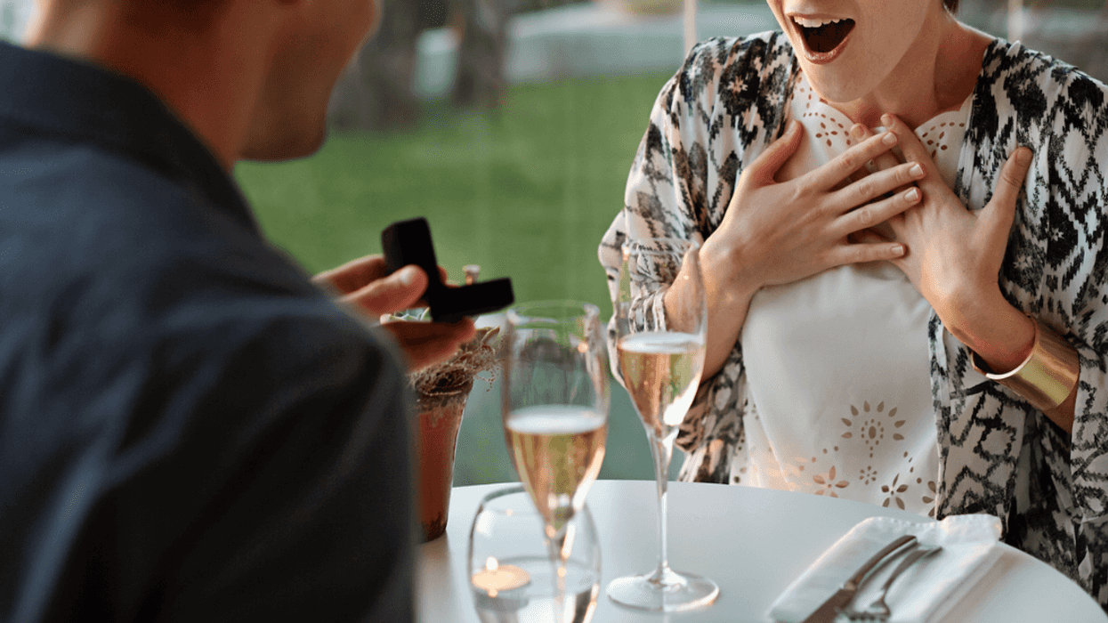 Man proposing to a woman