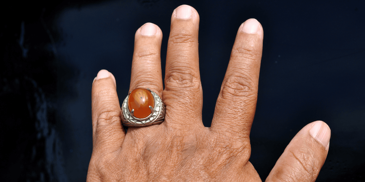Widow Asks If It's Wrong Not To Return 'Heirloom' Ring To Mother-In-Law After Husband's Death | Percolately