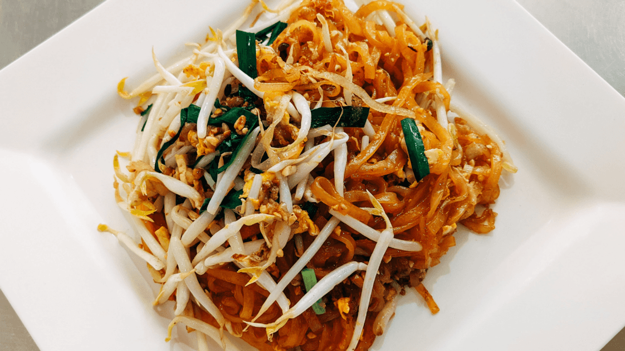 Woman Harassed When Coworker With Peanut Allergy Is Hospitalized After Stealing Her Lunch