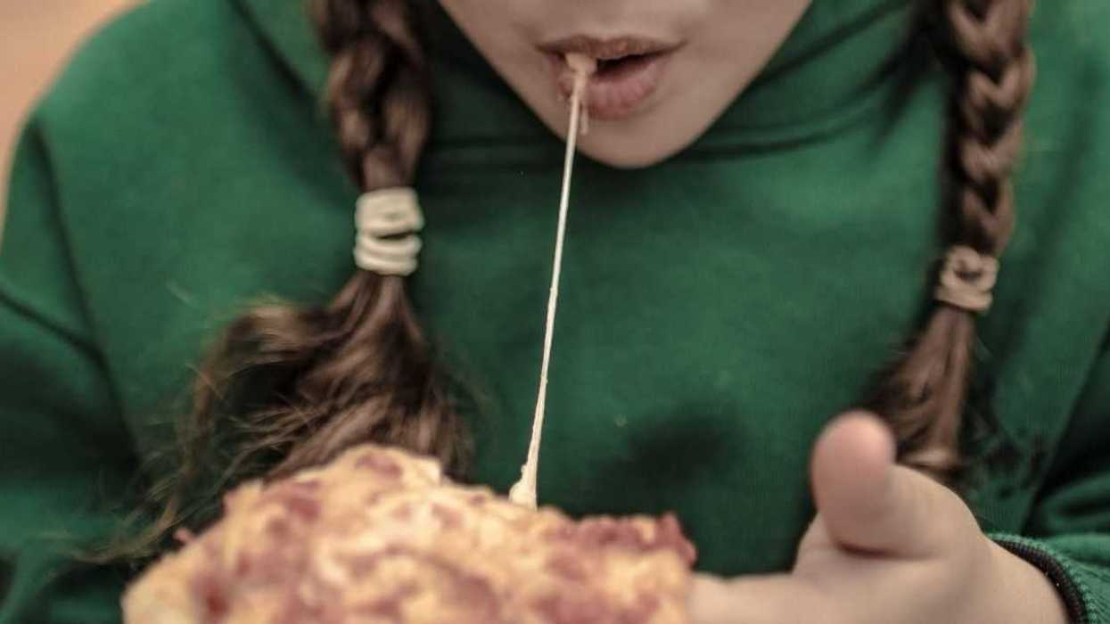 College Student Called Out For Feeding Younger Sister Non-Vegan Food While Babysitting
