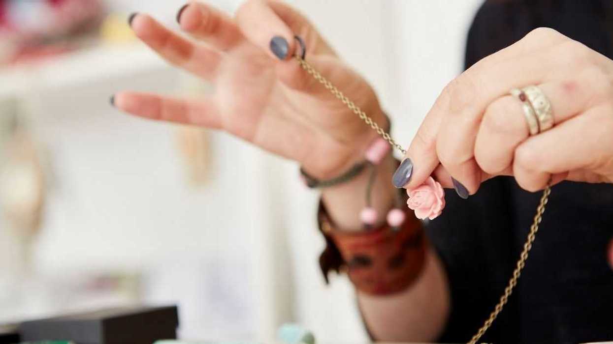 Dad Presses Charges After Stepson Stole Jewelry Set His Daughter Inherited From Her Late Mother