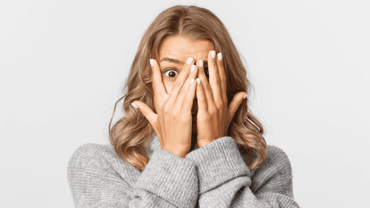 Guy Balks When Friend Says She's Seeking Therapy After Accidentally Seeing Him Naked In Shower