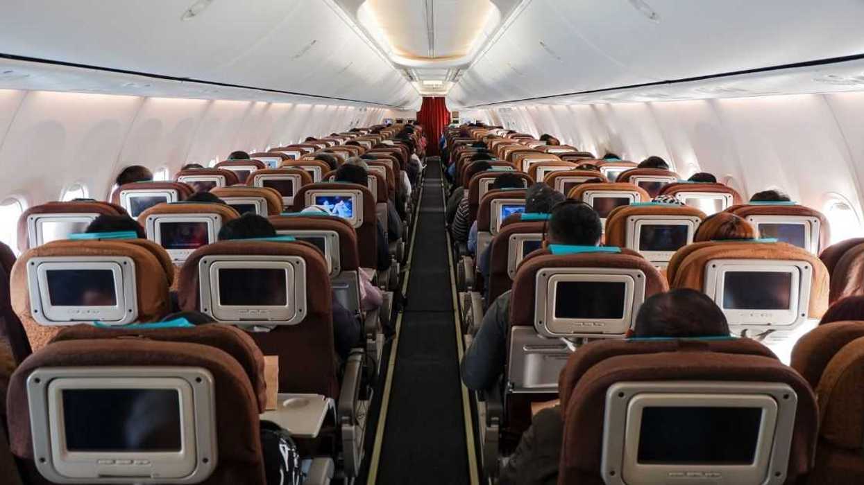 Redditor Outraged After Boyfriend's Mom Gets Everyone In Family First-Class Plane Ticket Except For Them