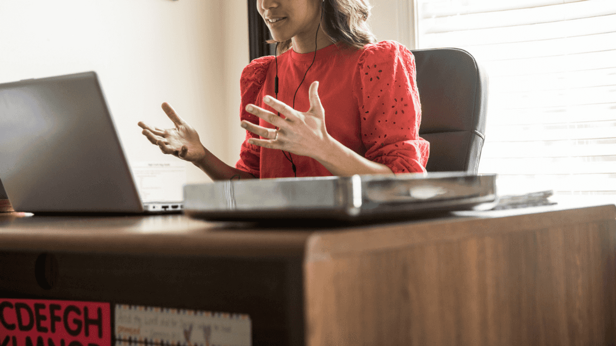 Mom Balks After Sister Tries To Kick Her And Her Kids Out Of Their Own House For A Zoom Meeting