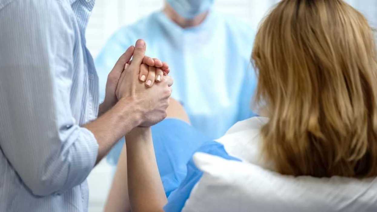 Guy Upsets His Fiancée By Going To The ER Right After She Gave Birth Because She Broke His Hand During Labor