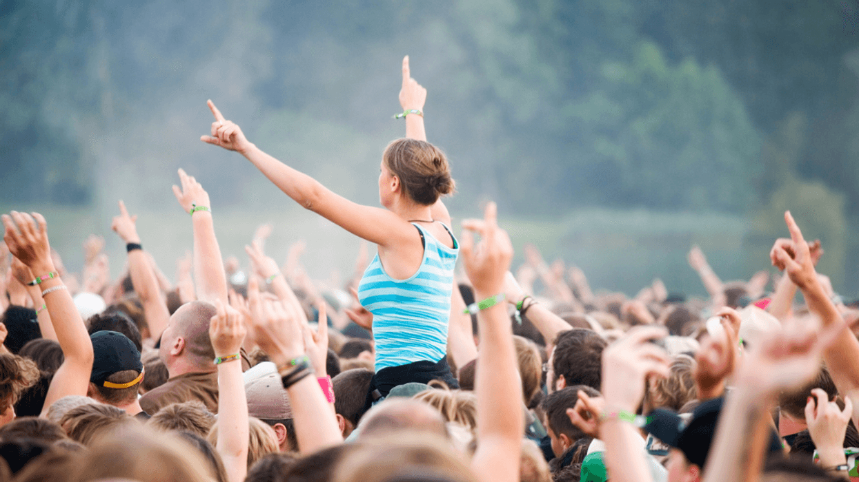 Dad Refuses To Let Teen Daughter Go To Music Festival After Accidentally Reading Her Text Chain