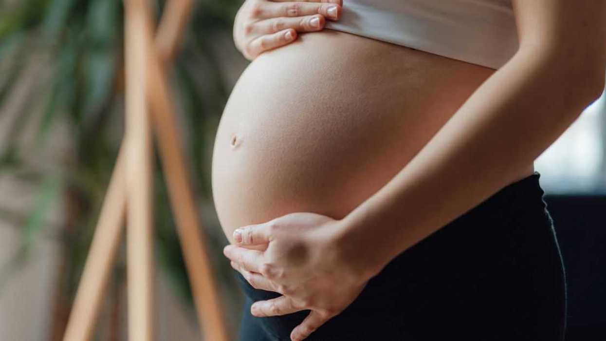 Bar Manager At A Loss After Threatening To Fire Pregnant Fiancée Who's 'Dropped The Ball At Work'