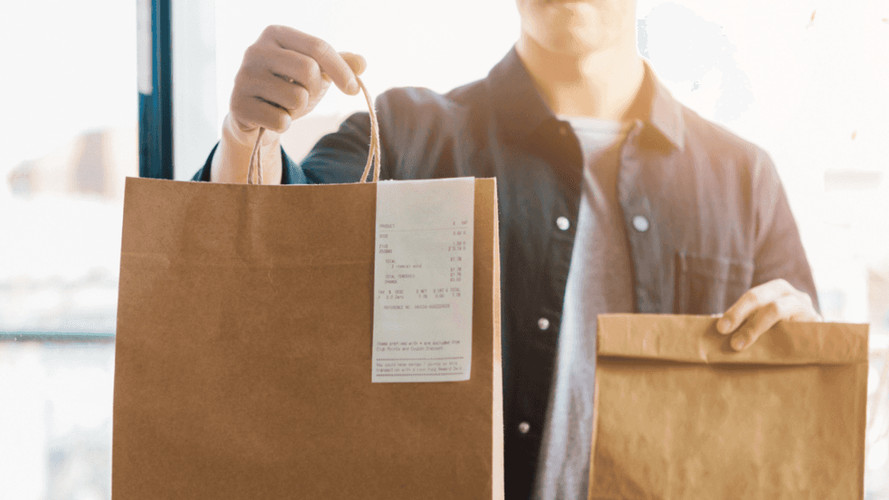 Woman Furious After Husband Purposely Gets Her Take Out Orders Wrong Every Time