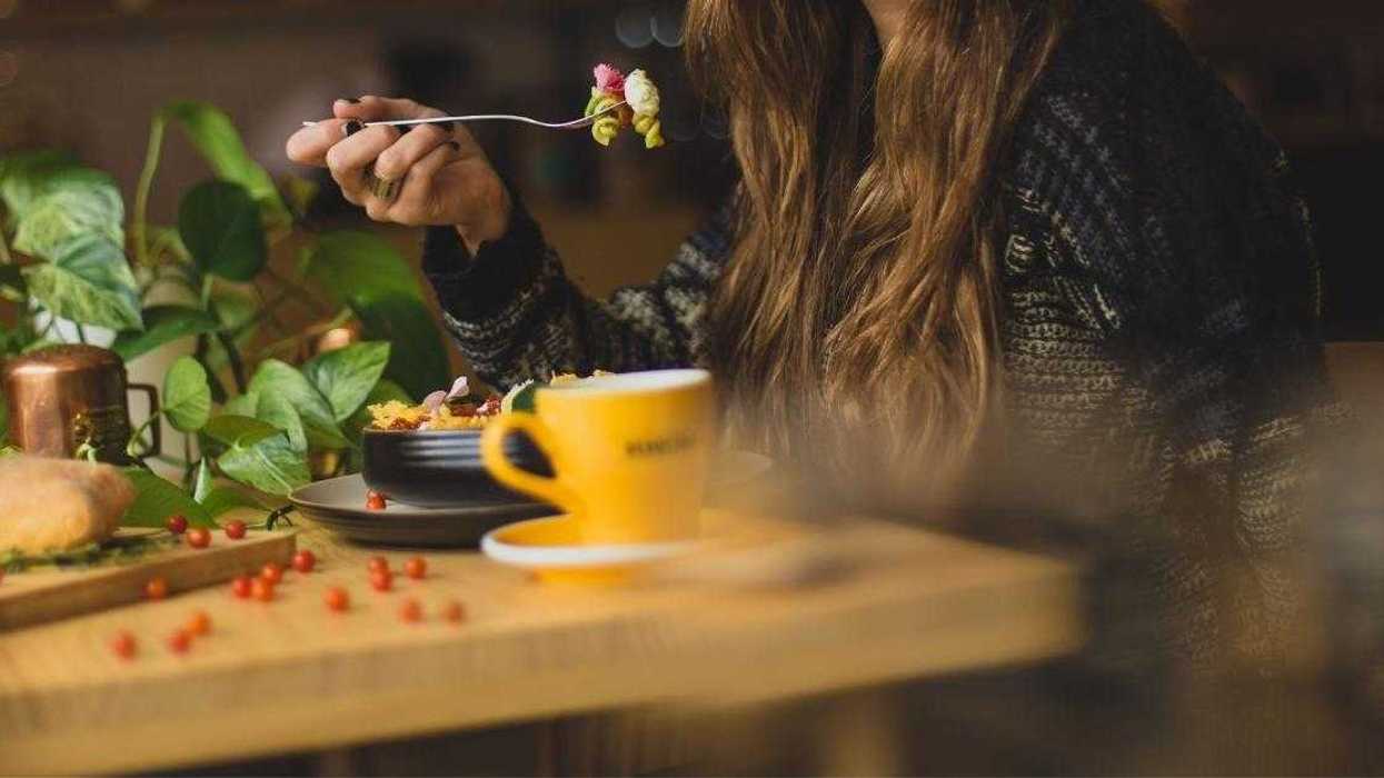 Woman Balks When Server Sits Down With Her Because She 'Can't Stand' Anyone Eating Alone