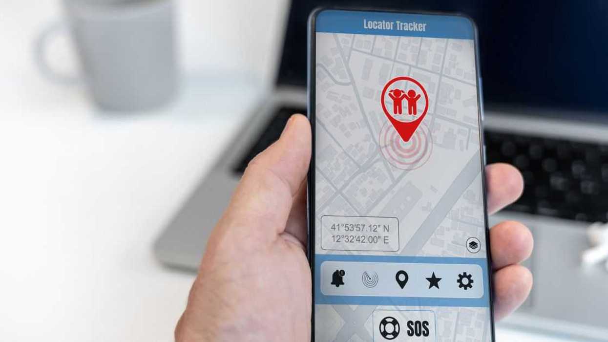 People locator app on smartphone. Remote find kids in real time and follow. GPS phone application.