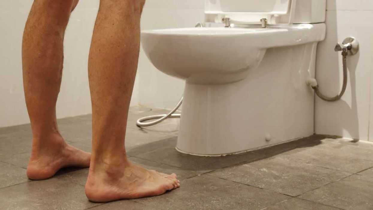 Guy Sparks Drama By Setting A 'Pee Trap' After His Wife Keeps Accusing Him Of Peeing On The Floor