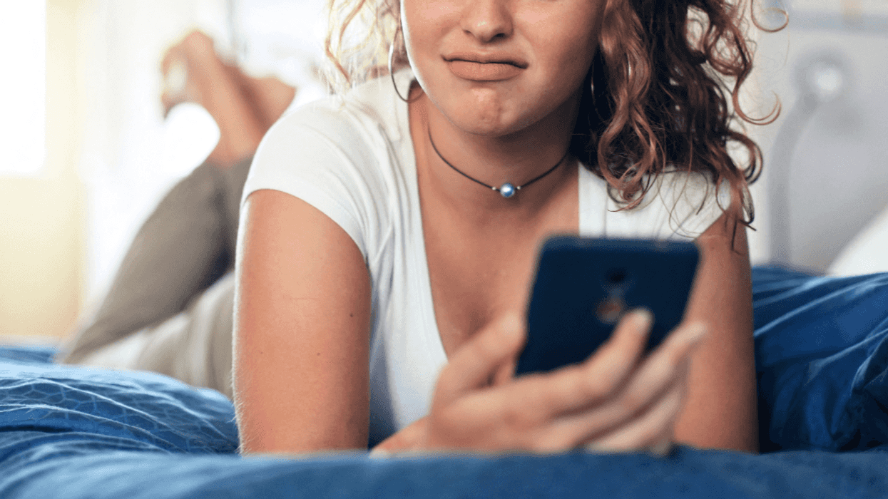 Woman Stunned When Sister Demands She Break Up With Her Boyfriend Despite Never Meeting Him