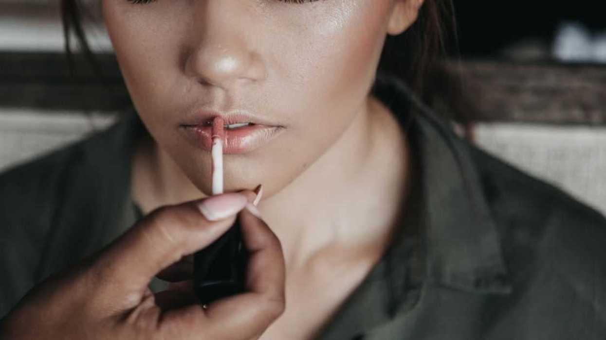 Teen Balks After Her 'Anti-Makeup' Dad Calls Her A 'Disappointment' For Getting Her Makeup Done