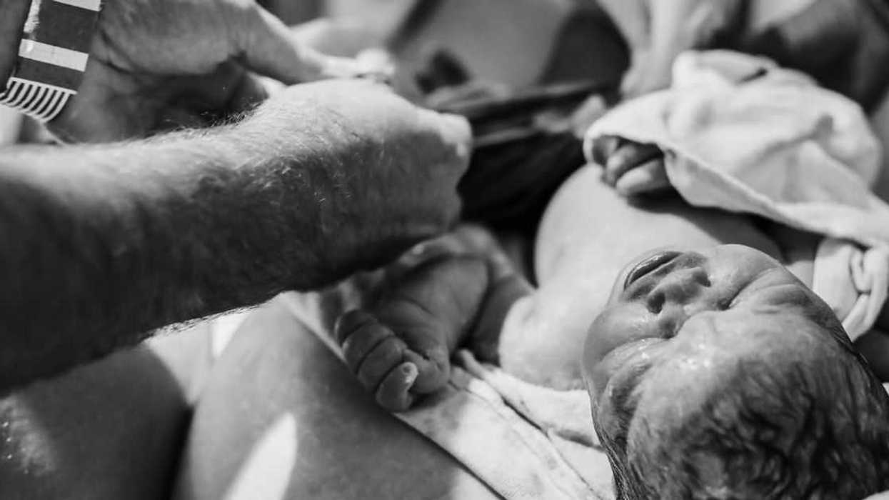 Guy Bans Pregnant Wife's Queer Female Friend From Delivery Room So She Doesn't See Her Naked