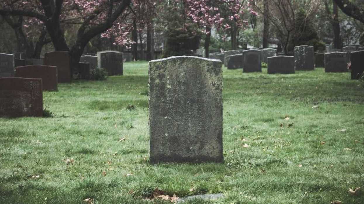 Woman Pissed After Boyfriend Berates Her For Visiting Late Husband's Grave On Valentine's Day