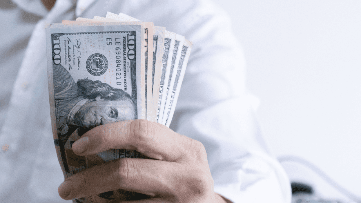 Redditor Balks After They're Accused Of 'Faking Being Poor' While Charging Struggling Roommates Rent