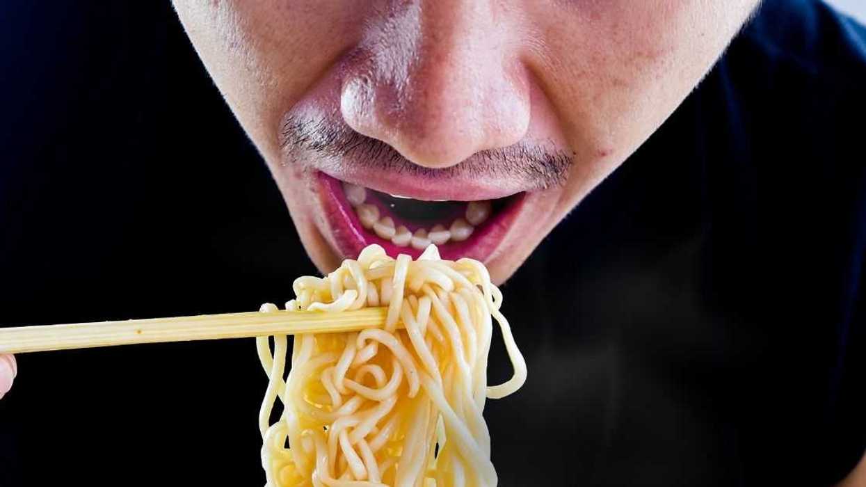 Guy Walks Out Of His Chinese Wife's Sichuan Birthday Dinner Because The Food Is Too Spicy