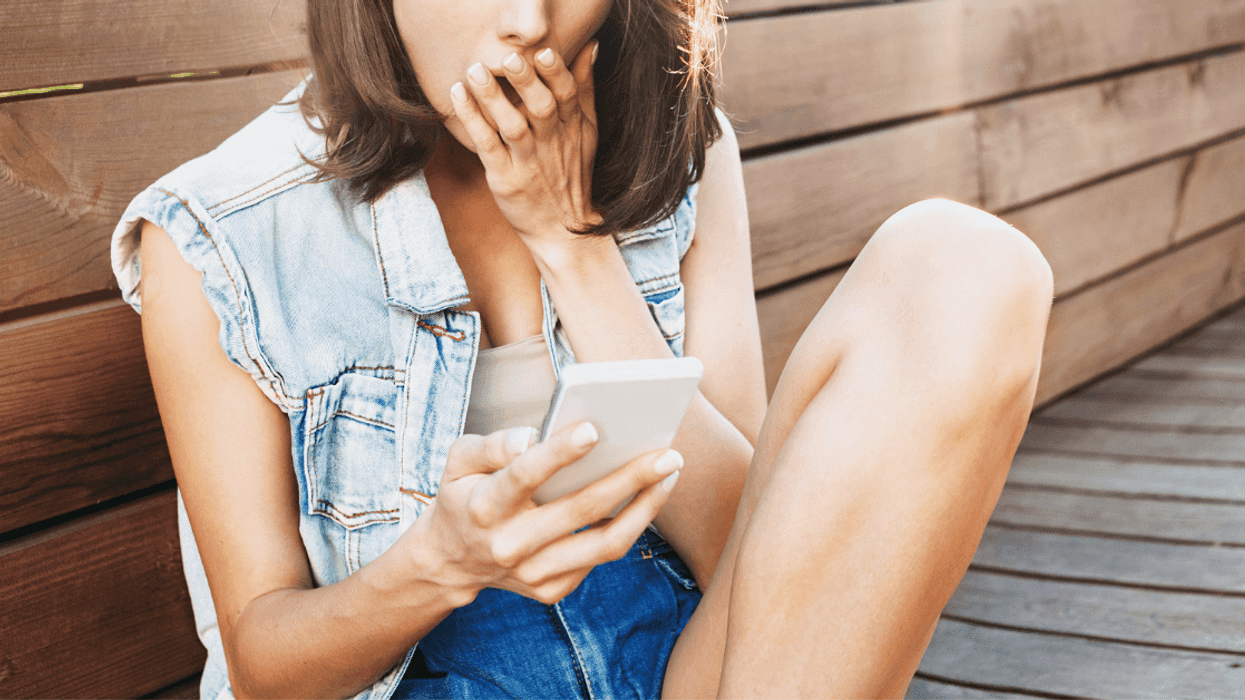 Teen Furious After Friend Steals Her Phone And Deletes Her Reddit Account 'For Her Own Good'