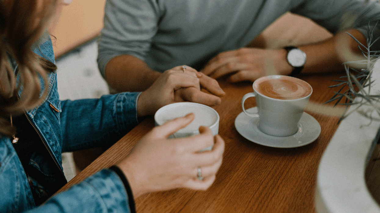 Guy Demands Woman Reimburse Him For Dates After She Lied About Being A Single Mom