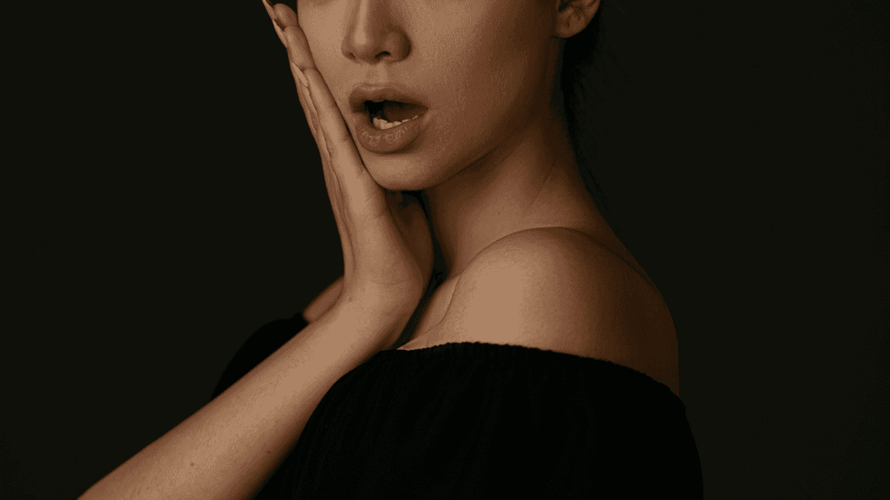 Woman Furious After Stepsister 'Accidentally' Announces Pregnancy At Her Engagement Party