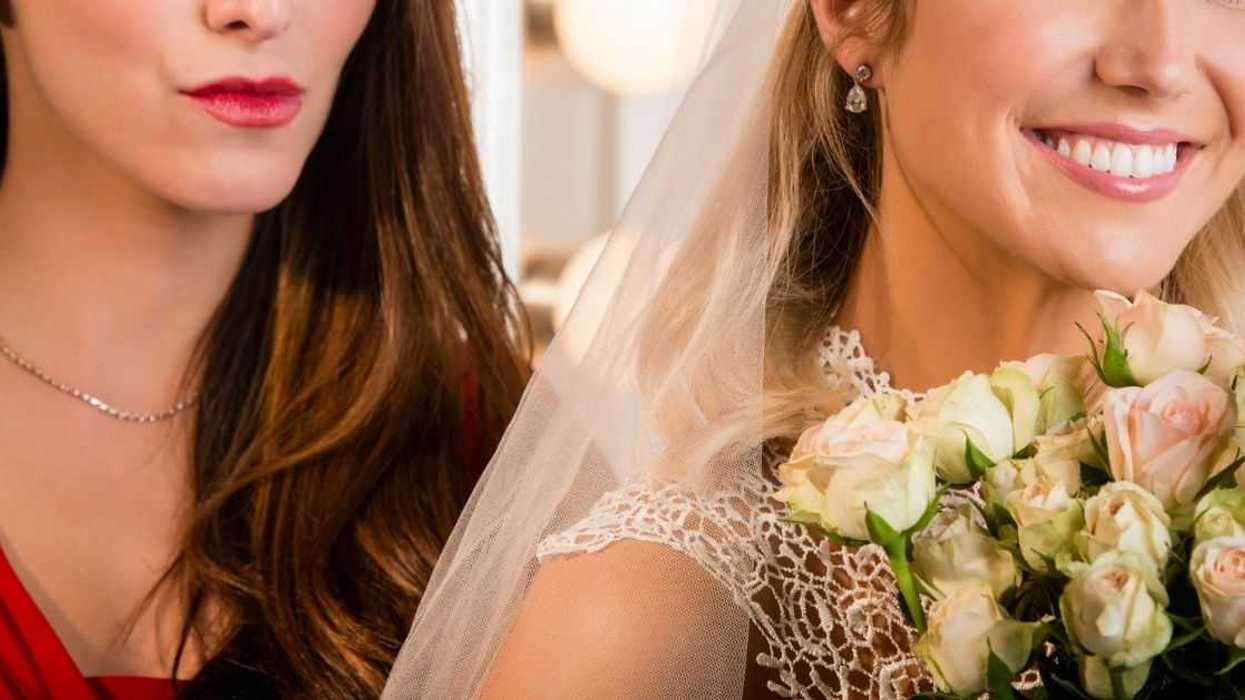 Bride Called Out For Refusing To Let Her 'Unorganized' Best Friend Be Her Maid Of Honor