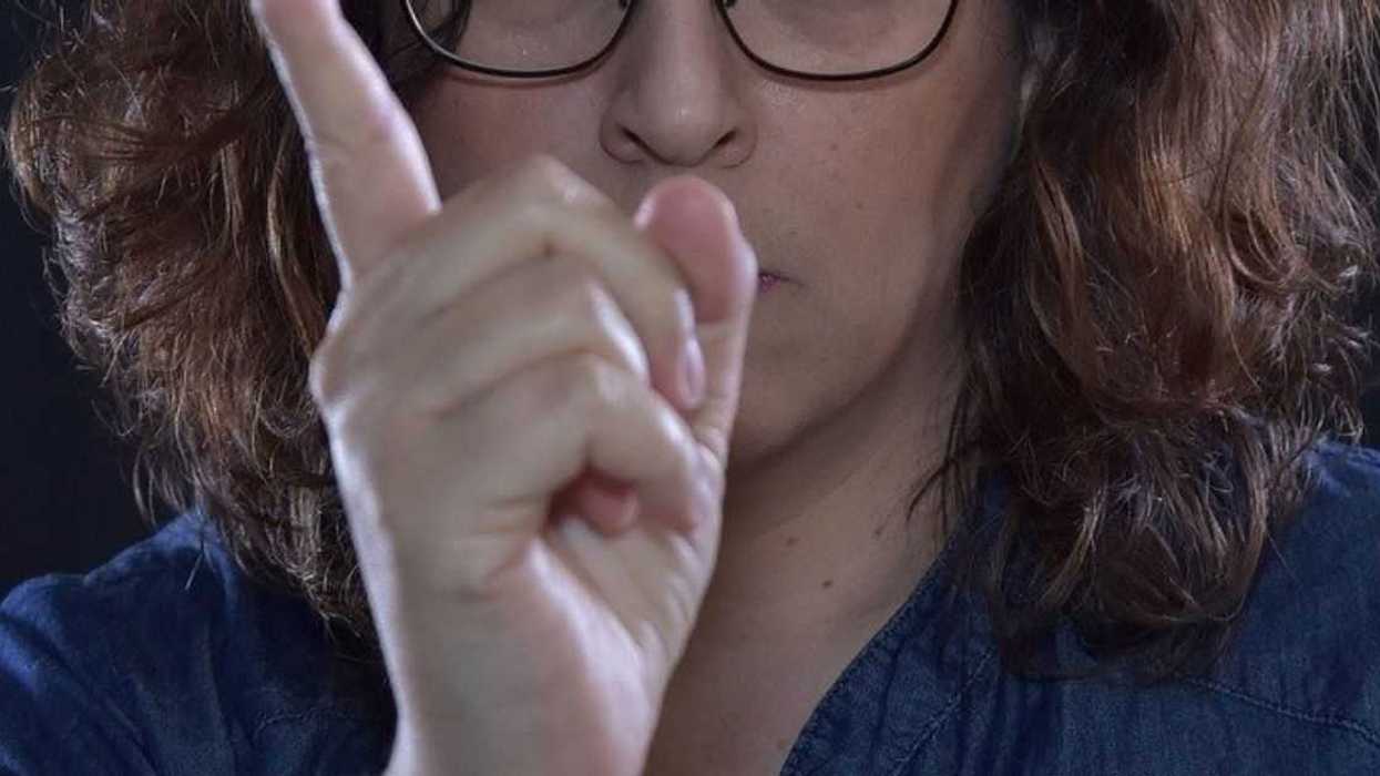 Petite Woman Claps Back After Overweight Roommate Demands To Know If She's Anorexic