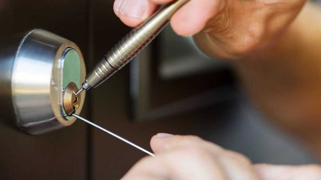 Woman Asks If She Was Wrong To Use Locksmith To Break Into BF's House During His Bipolar Episode