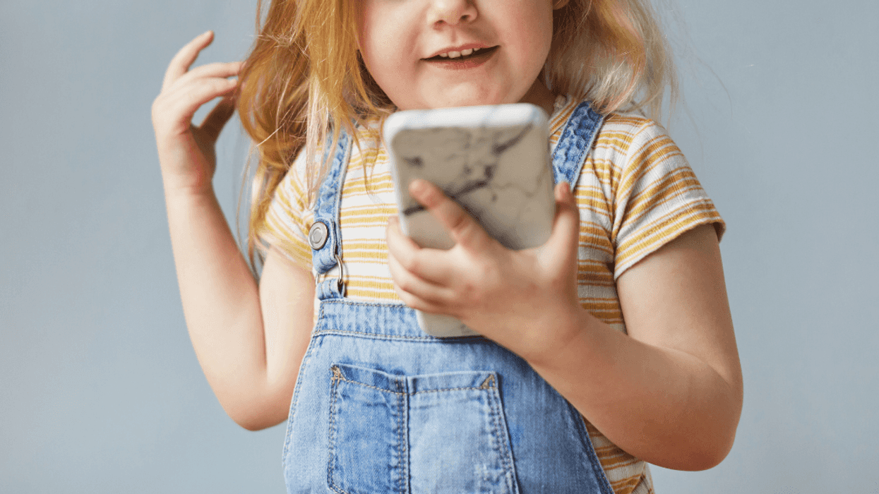Dad Called Out By His Fiancée For Refusing To Let Their Three-Year-Old Have Her Own Phone