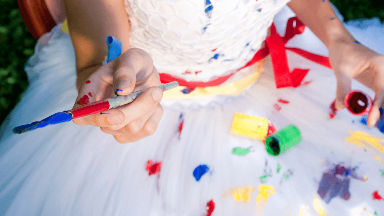 Bride Upsets Her Family With Plan To Turn Her Wedding Dress Into An Art Project For Guests
