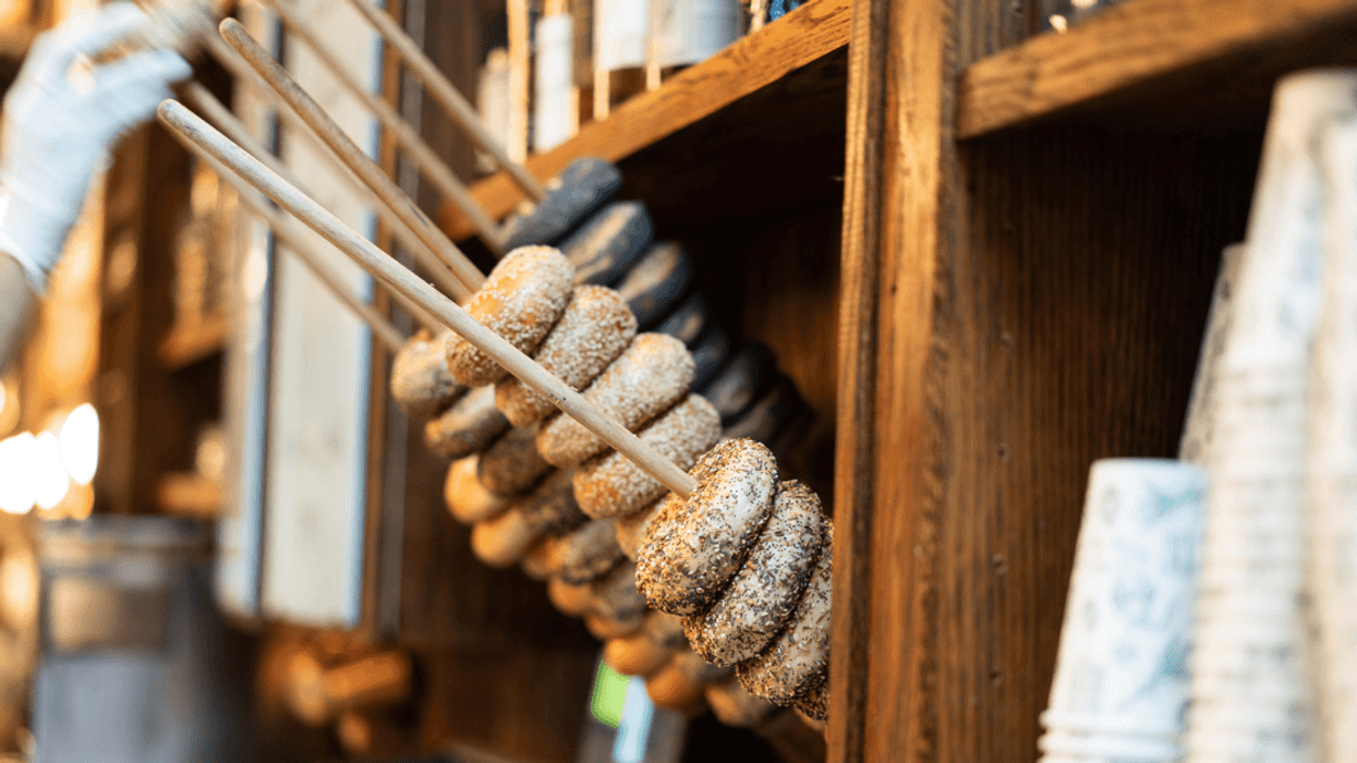 Woman Snaps After Boyfriend Keeps Harassing Cashiers With Unfunny 'Everything Bagel' Joke