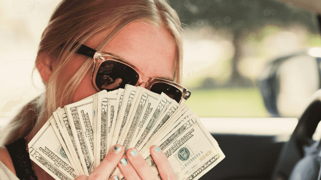 Woman Called Out For Lying About How 'Poor' Her Family Used To Be After Landing High-Paying Job