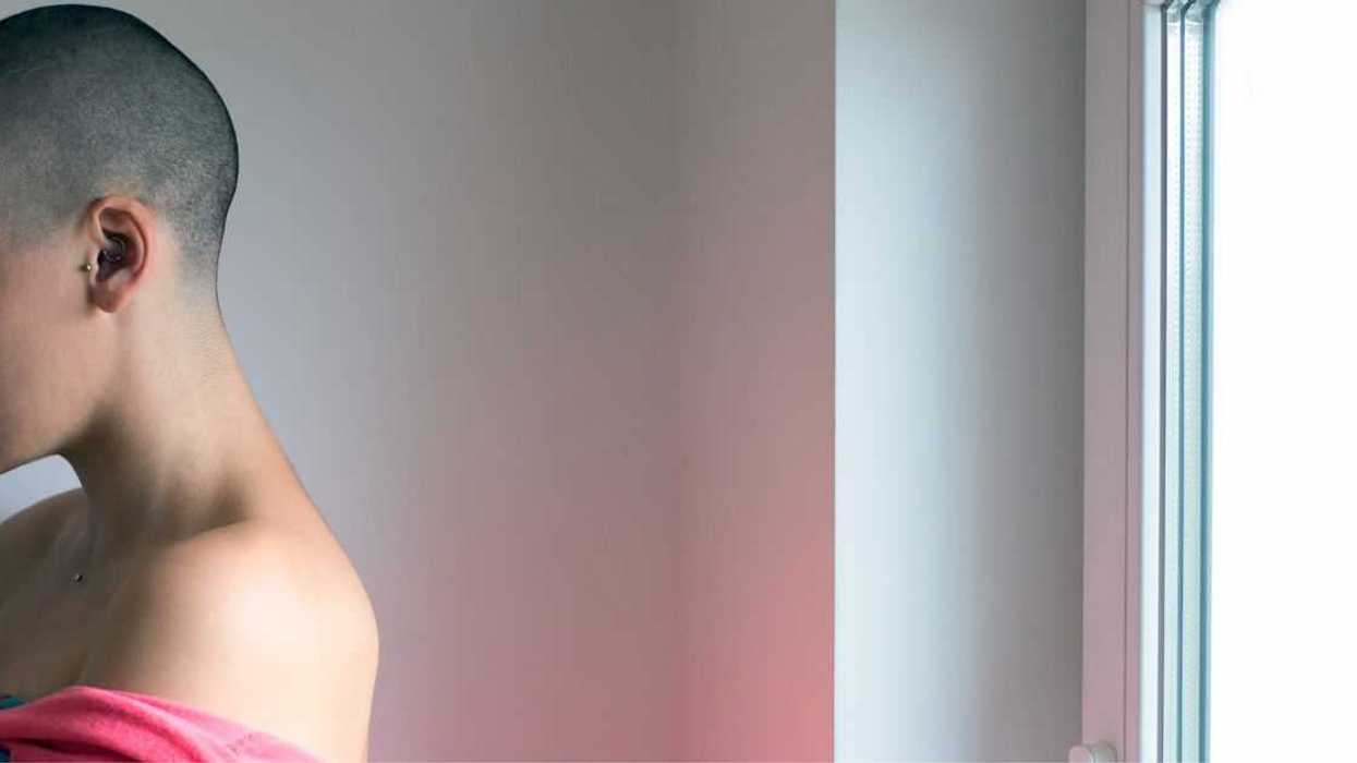 Teen Refuses To Apologize After Pulling Off Cancer-Stricken Stepsister's Wig During Wedding