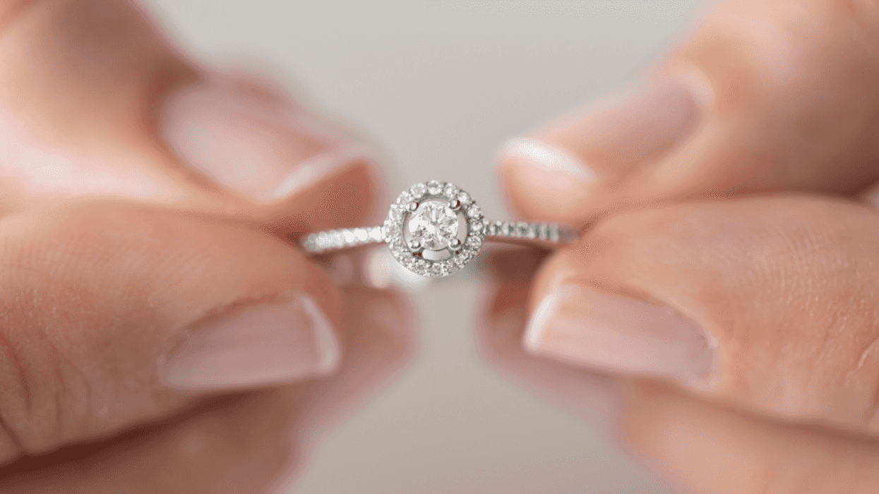 Guy Furious After Ex-Fiancée Donates His Family Heirloom Engagement Ring To A Charity Auction