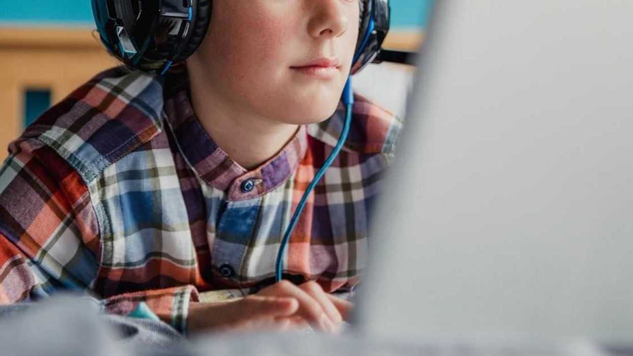 Mom Concerned After Her Young Teenage Son Starts Spewing Anti-Women Rhetoric Thanks To Reddit