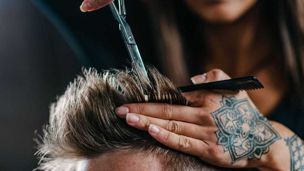 Salon Owner Livid To Learn Stylist Friend She Hired Has Been Working With A Fake License