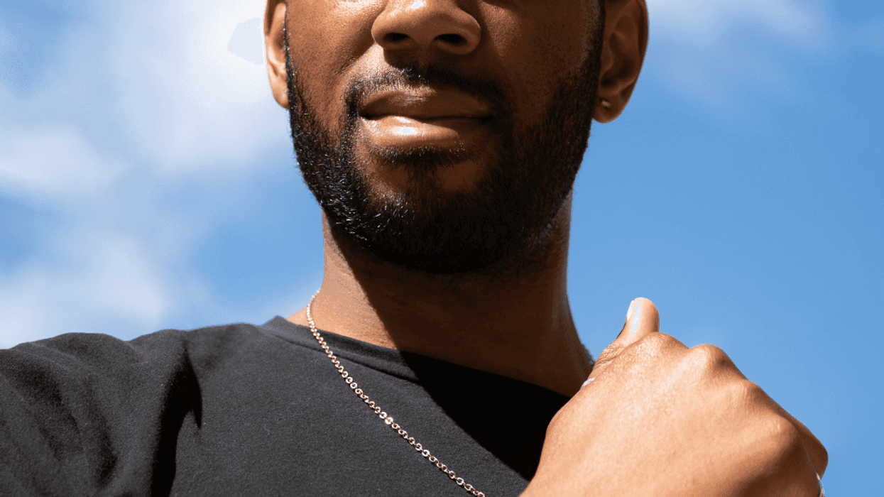 Guy Balks When 'Busload Of Grannies' Randomly Shows Up To Explore His Farmhouse