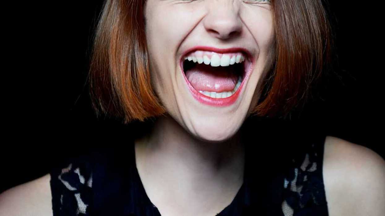 Guy Mortified After New Girlfriend Makes 'Super Inappropriate' Sex Joke In Front Of His Religious Family