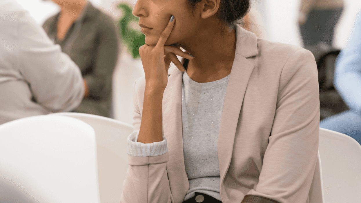 Woman Fed Up After Boyfriend's Family Kept Her Waiting Outside His Hospital Room For Hours
