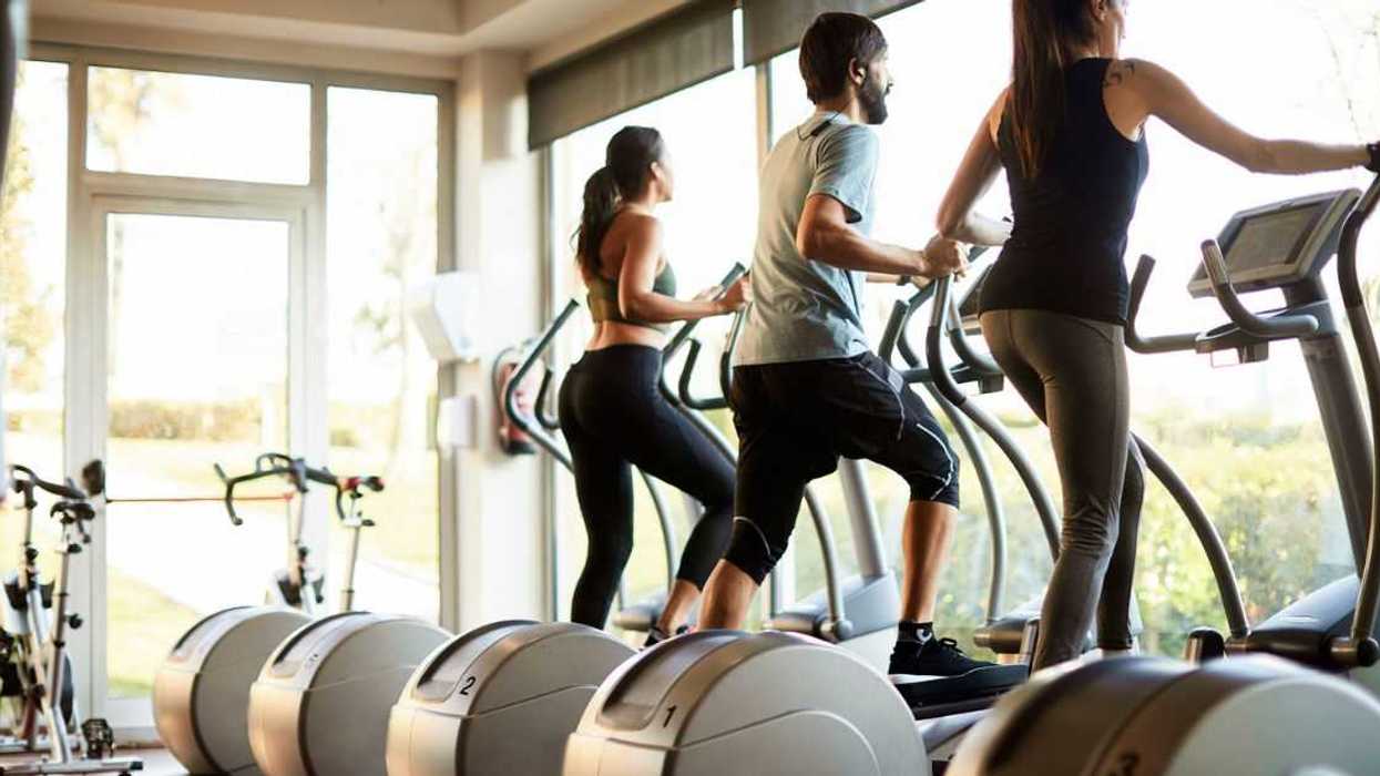 Woman Called Out For Shortening Workout After Guy Gets On Elliptical Next To Her In Nearly Empty Gym